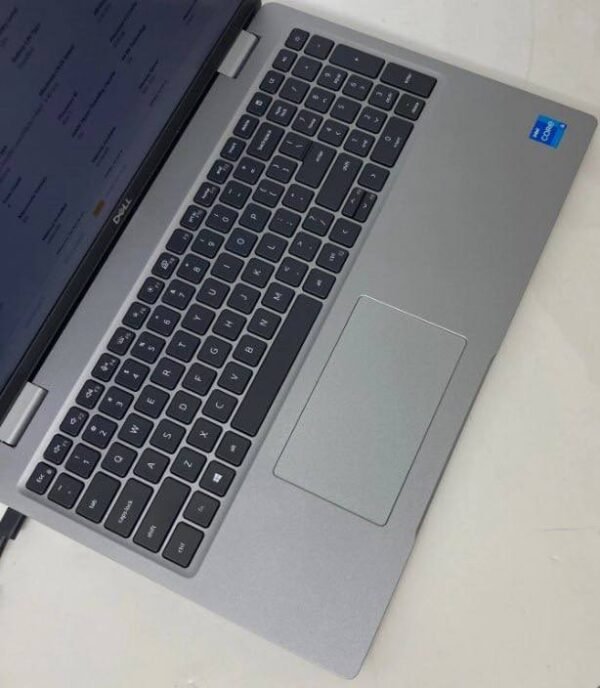 DELL LATITUDE 5520 - Image 4