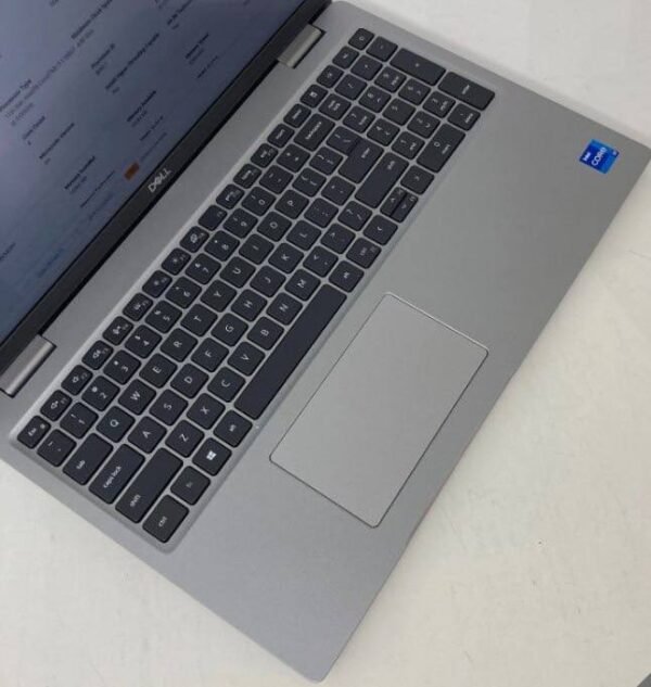 DELL LATITUDE 5520 - Image 3